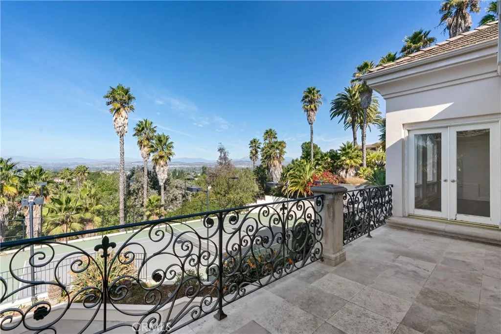 5081 E Copa De Oro Drive, Anaheim, California 92807 home-pic-26